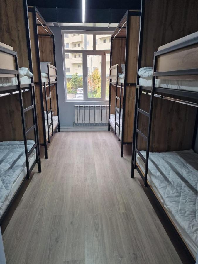Hostel O2 Almaty Esterno foto